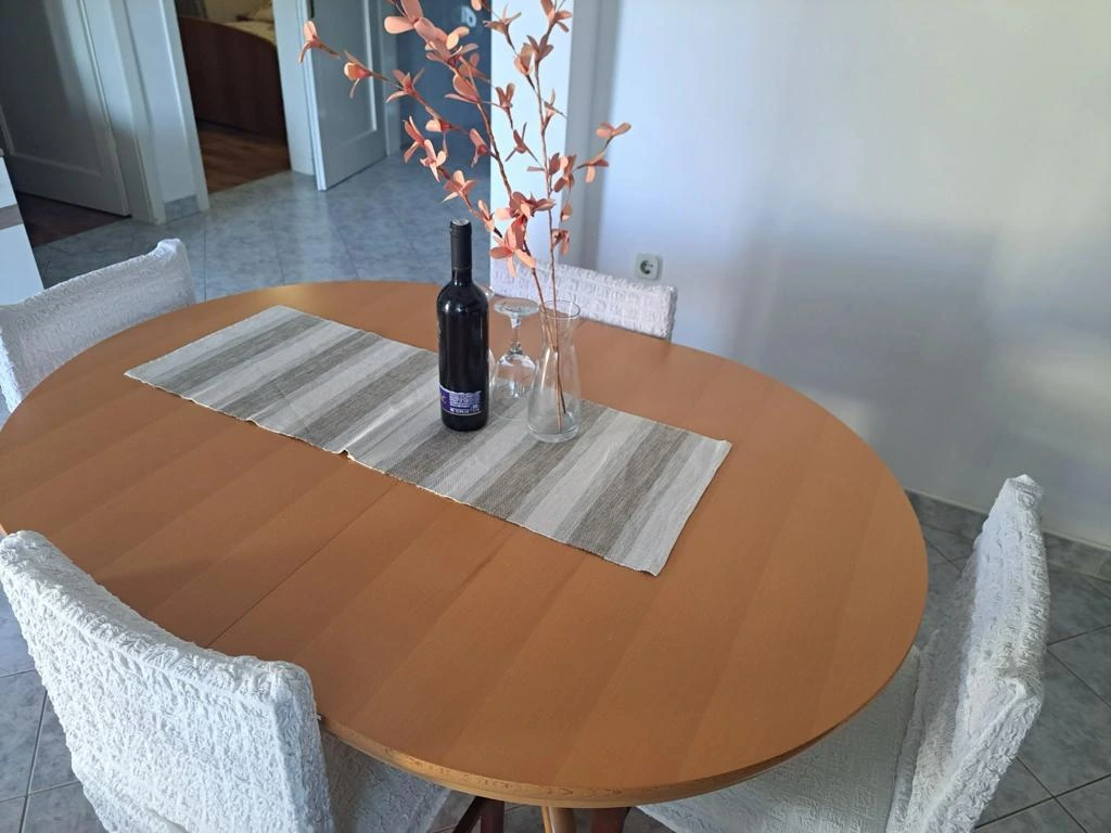 Apartment 5