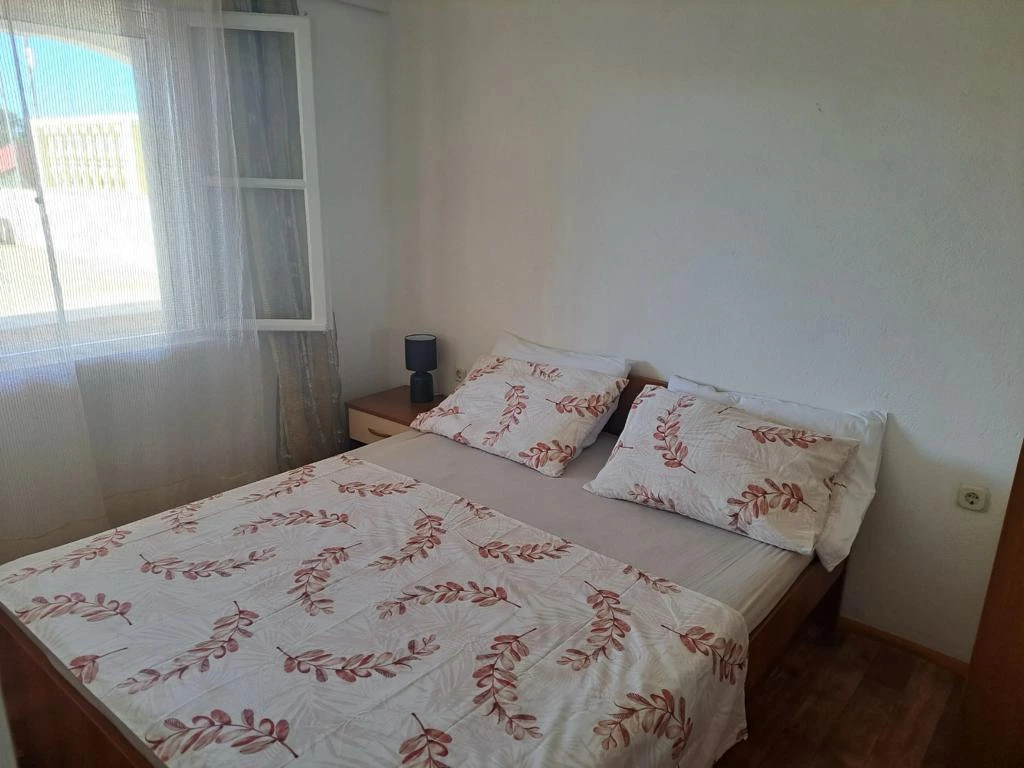 Apartment 5