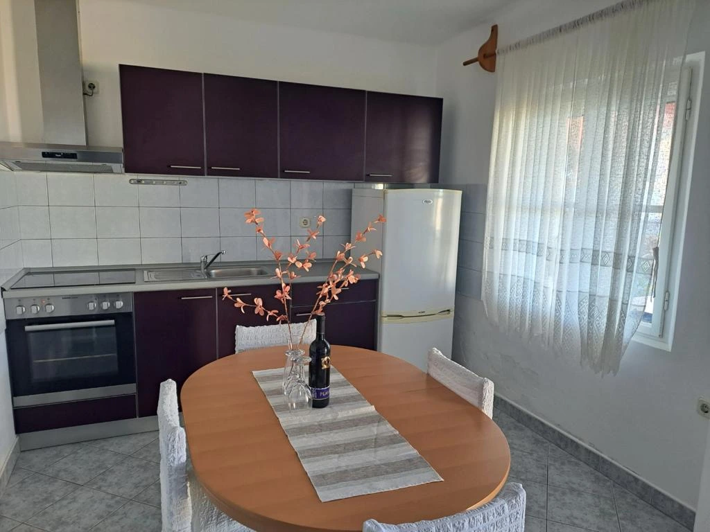 Apartment 5