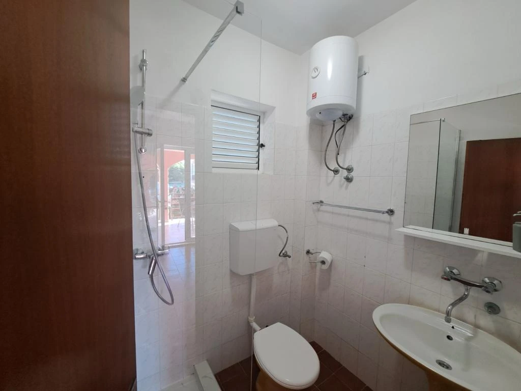 Apartment 5