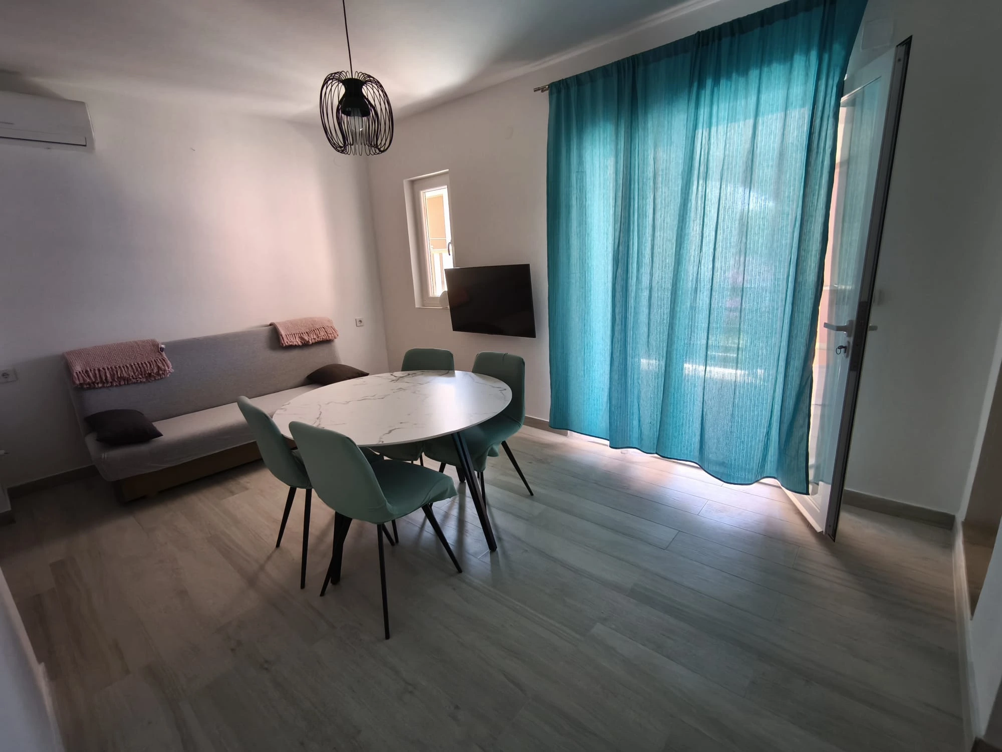 Apartment 4